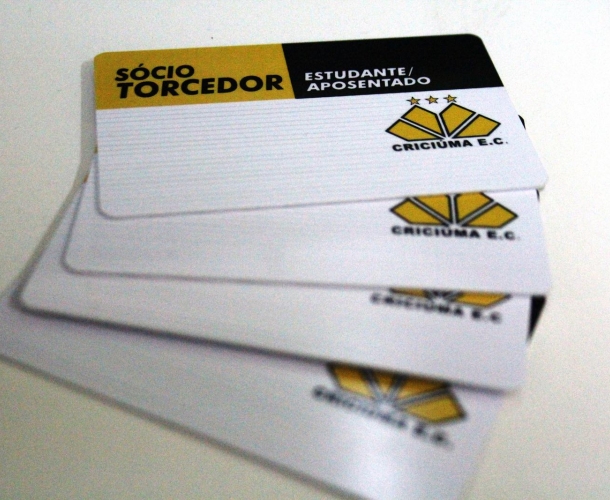 Estudantes precisam se recadastrar