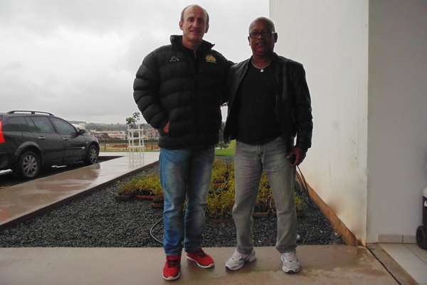 Ex-jogador do Tigre visita o CT