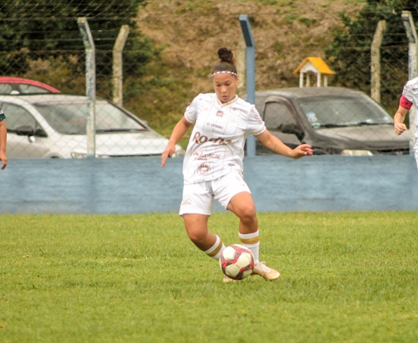 Feminino vence o Metropolitano em Blumenau