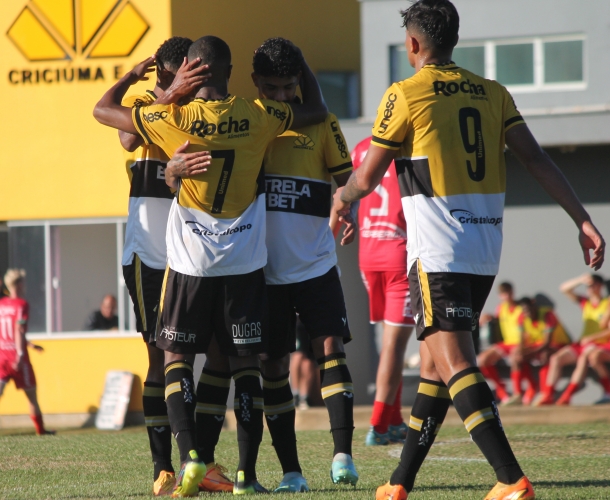 Final de semana com jogos importantes da base no CT 