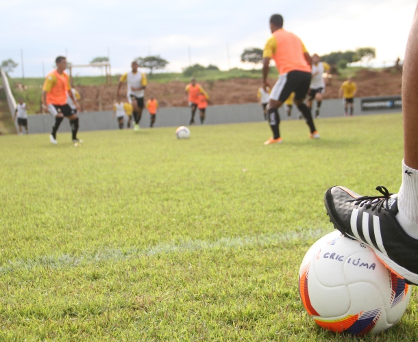 Grupo do Tigre faz treino técnico no CT