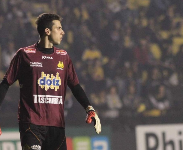 Helton Leite quer agarrar chance no time