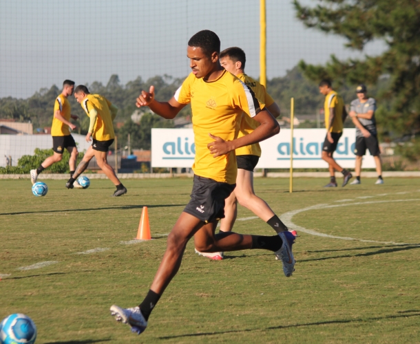 Intensidade no treinamento para o confronto de domingo
