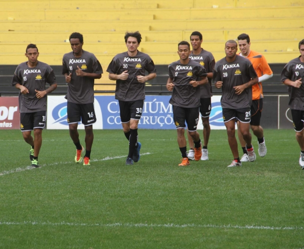 Jogadores fazem atividade física