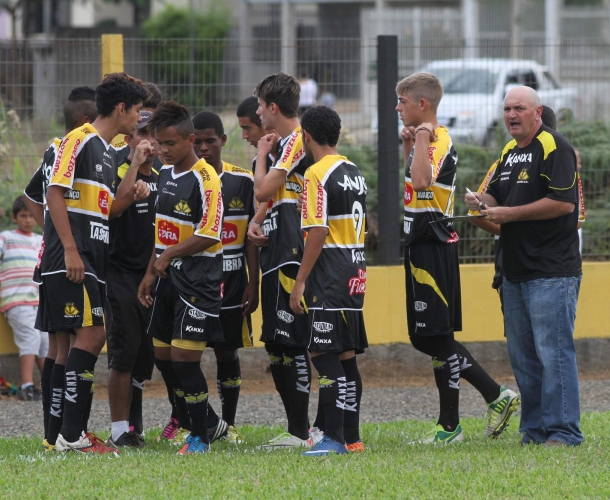 Juvenil do Tigre bate o Grêmio