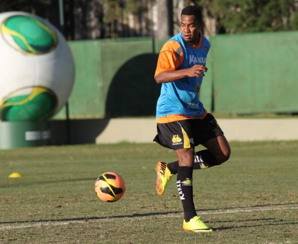 Lins confiante na equipe