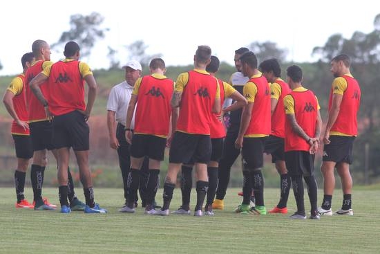 Lista de relacionados para duelo em Palhoça