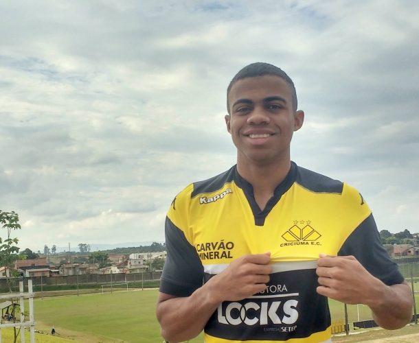 Lucas Taylor é apresentado oficialmente 