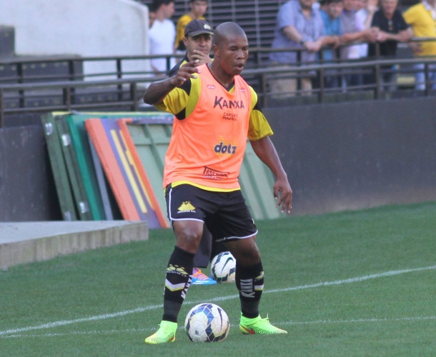 Luis Felipe destaca trabalho forte no Tigre