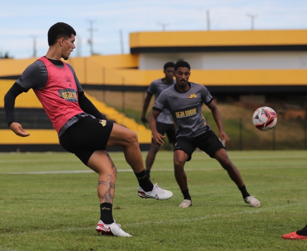 Manhã de reapresentação com foco no jogo da volta