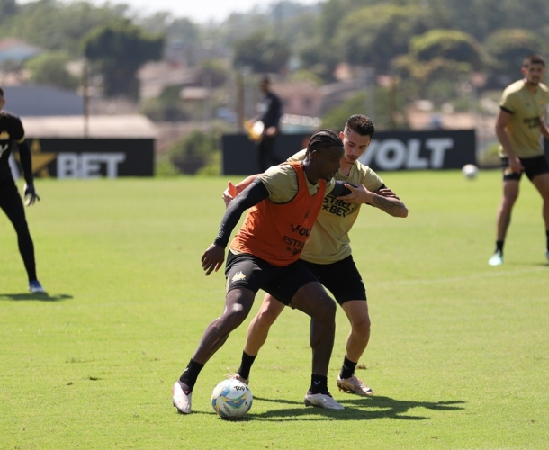 Manhã de reapresentação no CT Antenor Angeloni