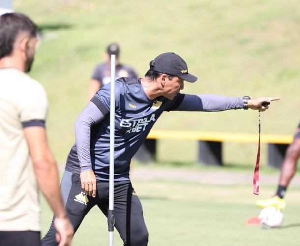 Manhã de sexta-feira com treino tático