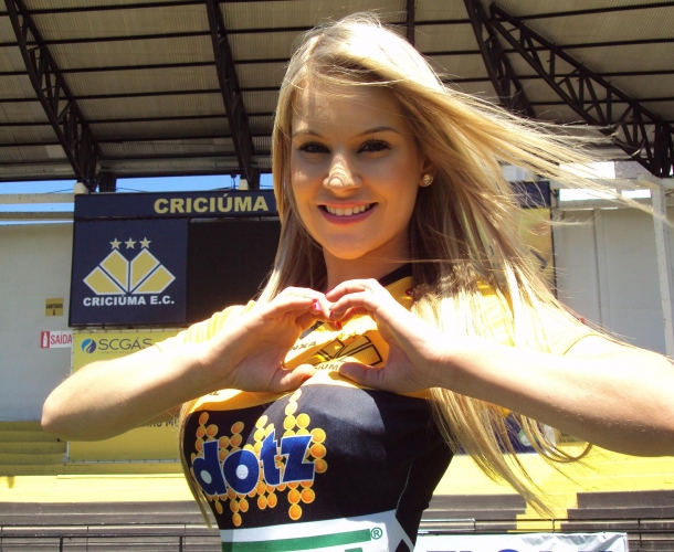 Nani agradece o apoio da torcida