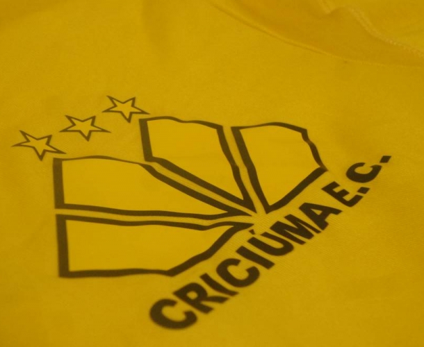 Nova camisa 2 para duelo contra o Avaí