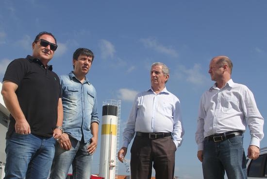 Patrocinador conhece estrutura do CT 