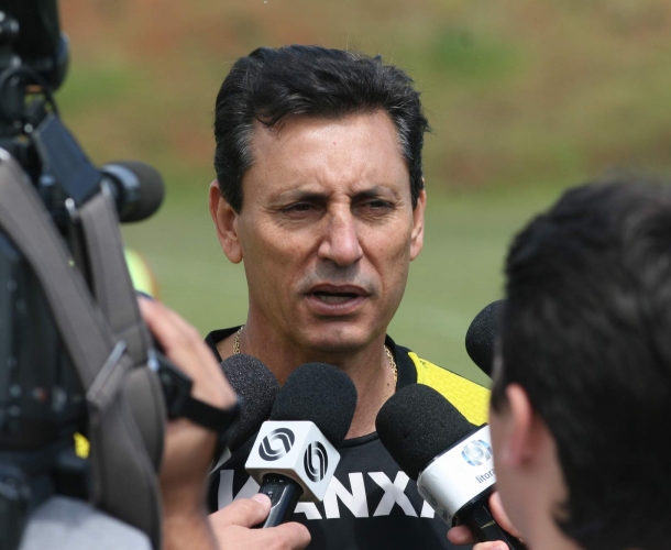 Paulo Comelli renova com o Tigre