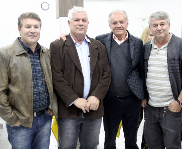 Pierini e Criciúma celebram fim das obras na fachada do HH