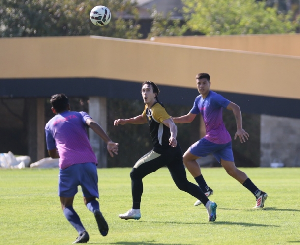 Reapresentação com jogo-treino no CT