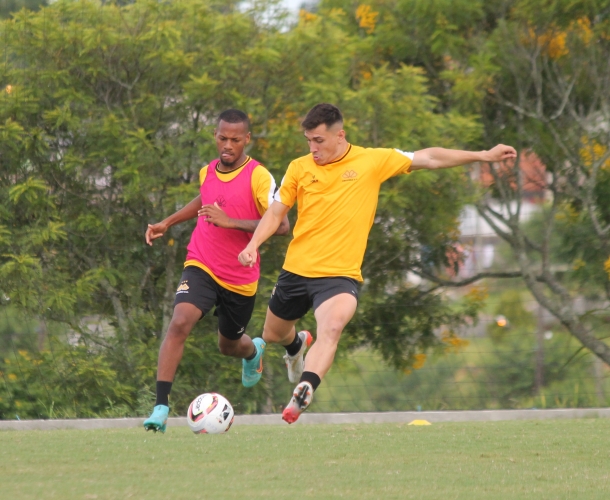 Reapresentação com treinamento técnico no CT