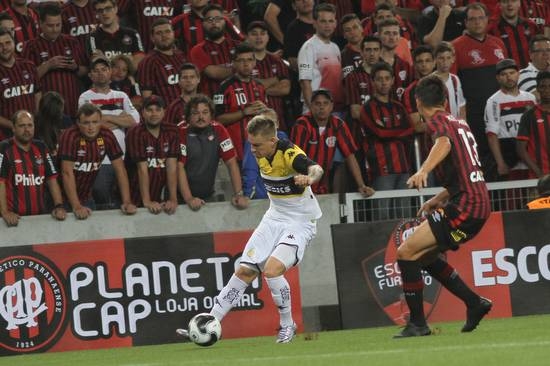 Róger Guedes elogia postura do time