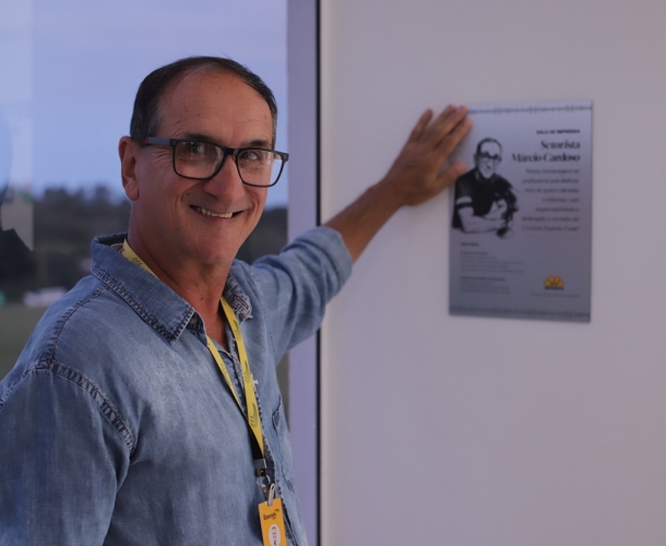 Sala de imprensa do CT homenageia Márcio Cardoso