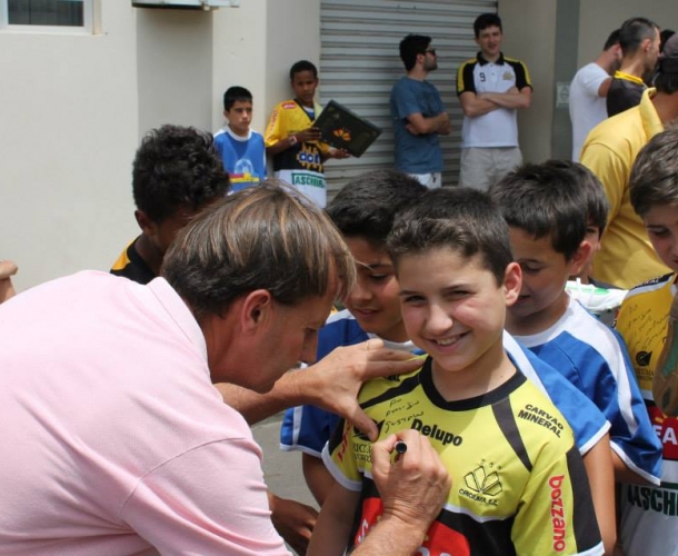 Sarandi palestra para crianças carentes