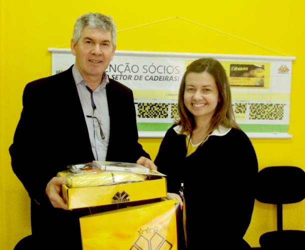 Sócio recebe kit oficial do Tigre