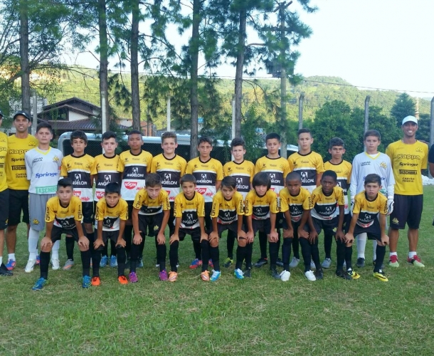 Sub-11 do Tigre garante vaga com goleada 