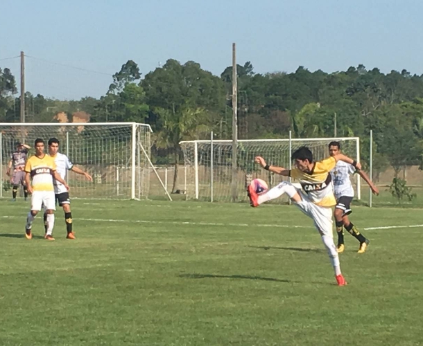 Sub-15 e Sub-17 duelam com o Joinville
