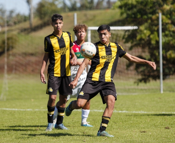 Sub-15 empata e Sub-17 vence o Brusque no CT