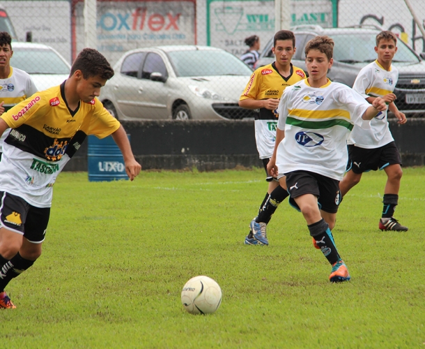 Sub-14 goleia novamente na Copa Cidade Verde
