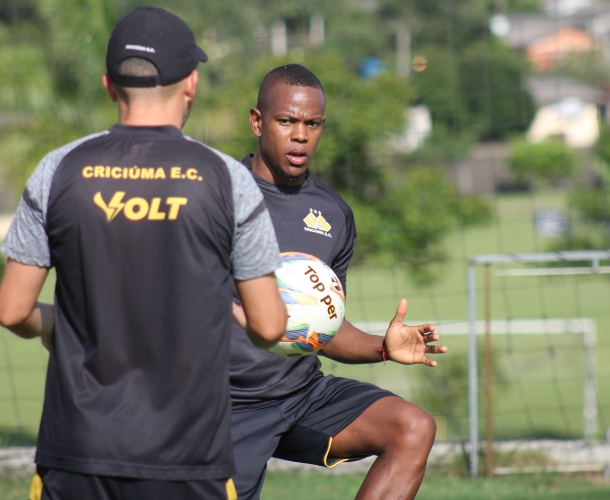 Tarde de trabalho técnico e novidades no treino do Tigre