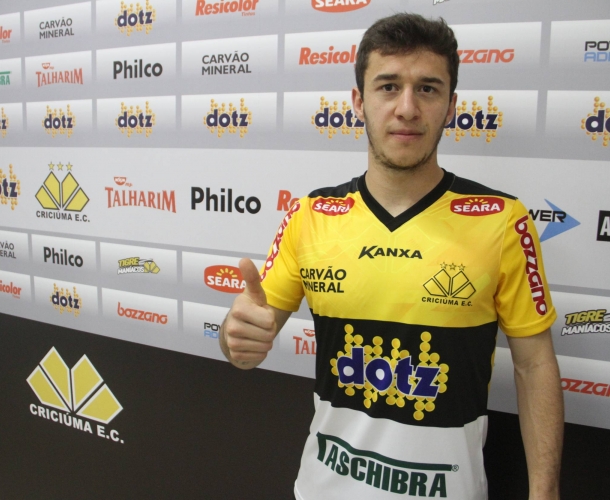 Tigre apresenta Ronaldo Mendes