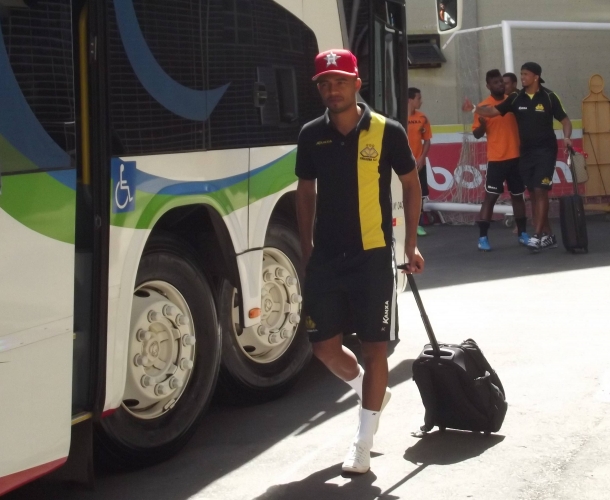 Tigre embarca para Porto Alegre