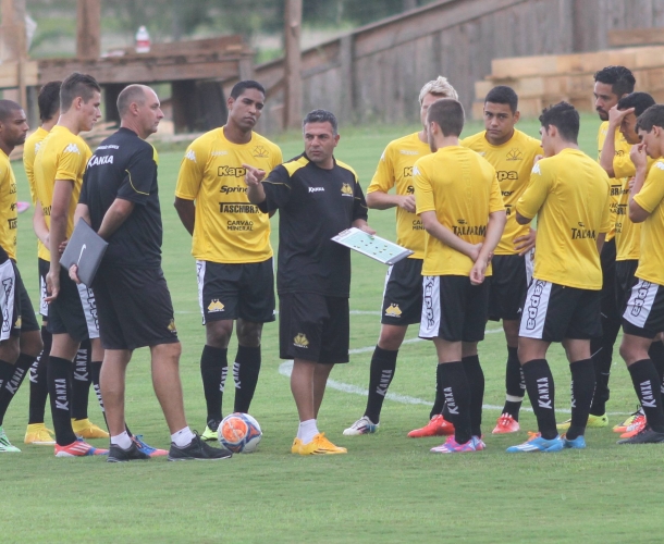 Tigre encara a Chapecoense