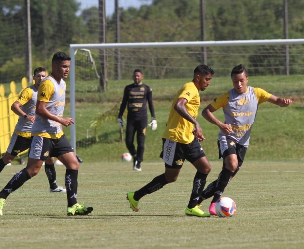 Tigre encara mais um jogo treino