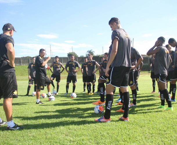 Tigre realiza primeiro treino técnico de 2015