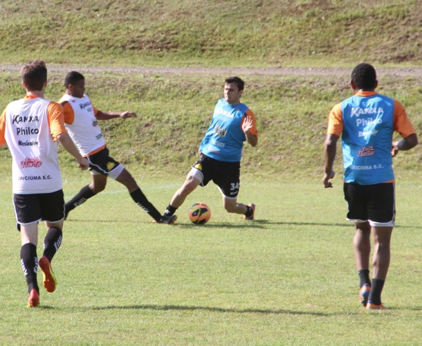 Tigre realiza trabalho técnico no CT