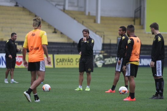 Tigre relaciona 22 jogadores