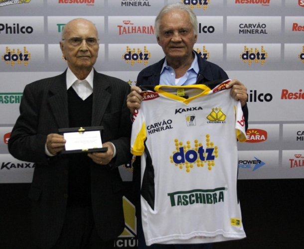 Tigre renova e homenageia patrocinador