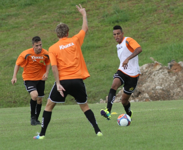 Tigre se arma para fazer primeiro jogo fora