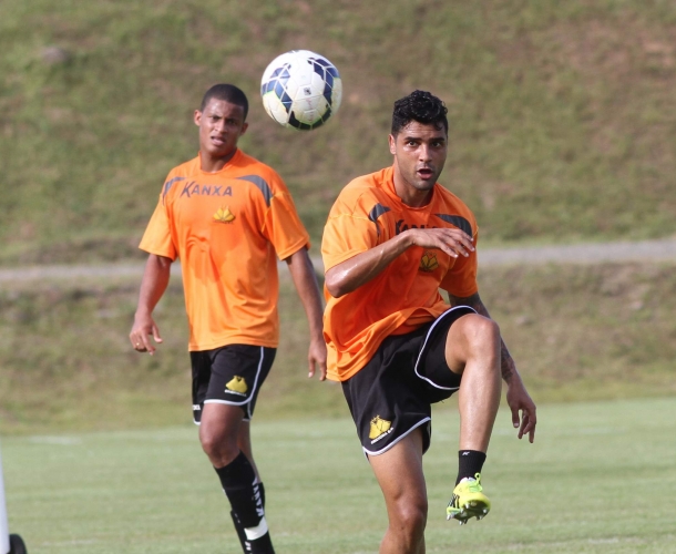 Tigre se reapresenta com treino técnico tático