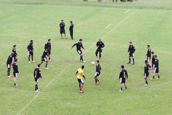 Treino físico na manhã do Tigre