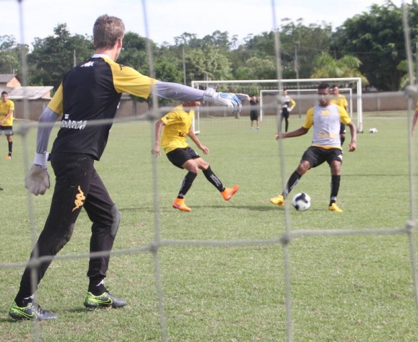 Treino no CT após empate