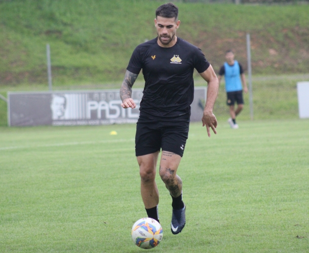 Treino técnico e tático visando a estreia 