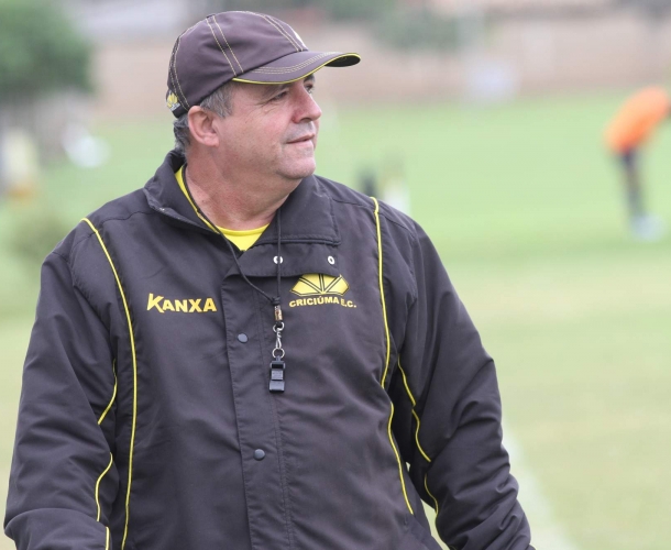 Vadão analisa volta às competições