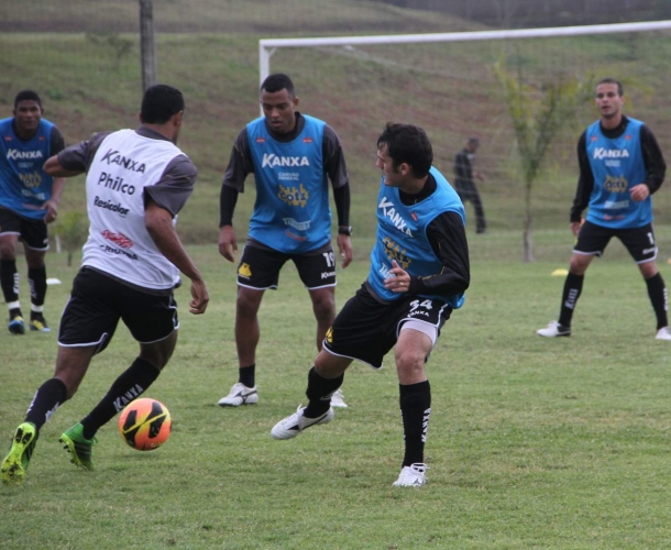 Vadão ganha cinco opções no time
