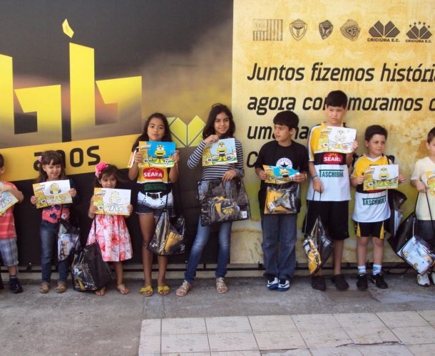 Vencedores da promoção recebem os kits infantis