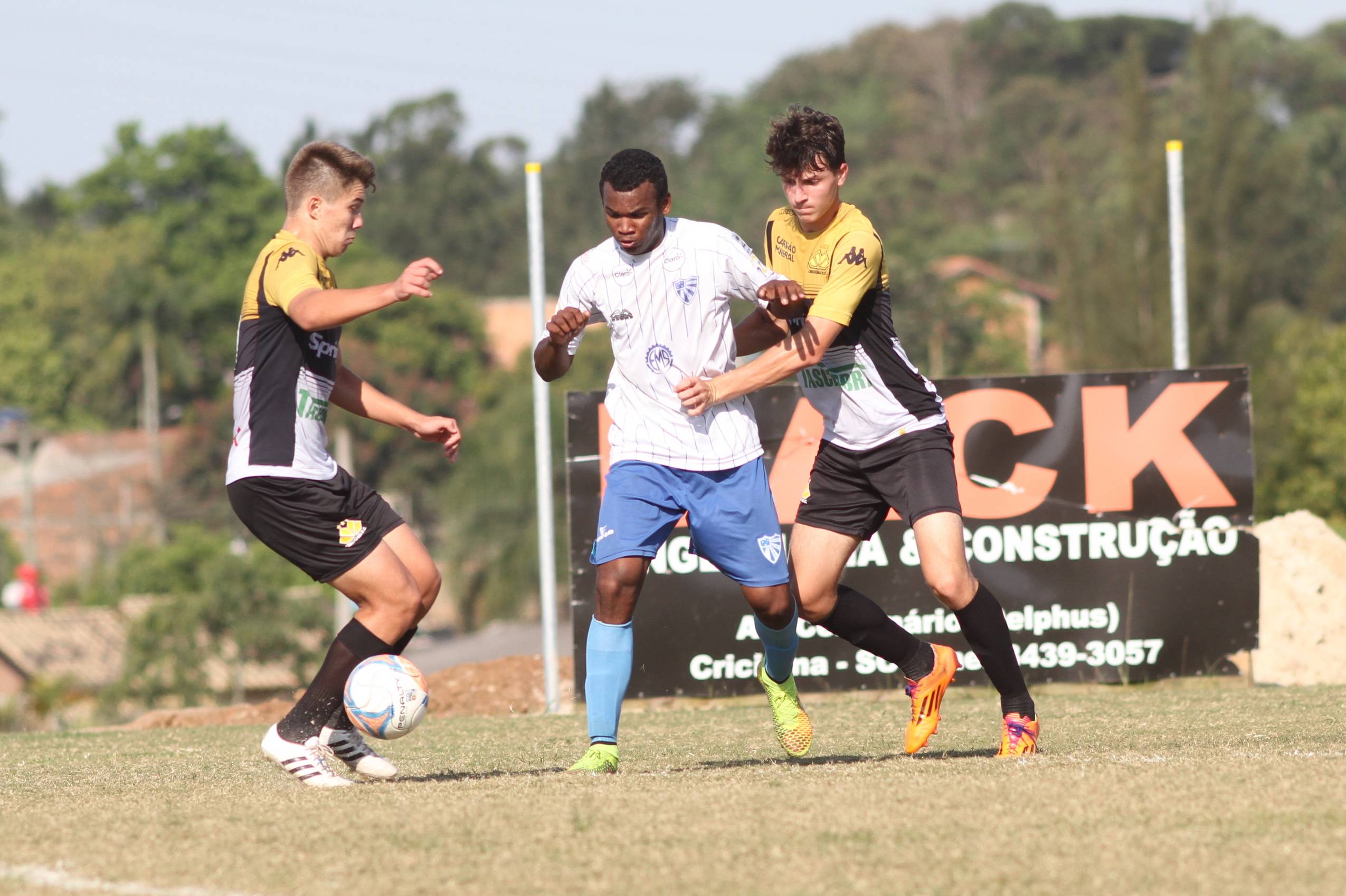 Sub-17 do Tigre vence em jogo treino