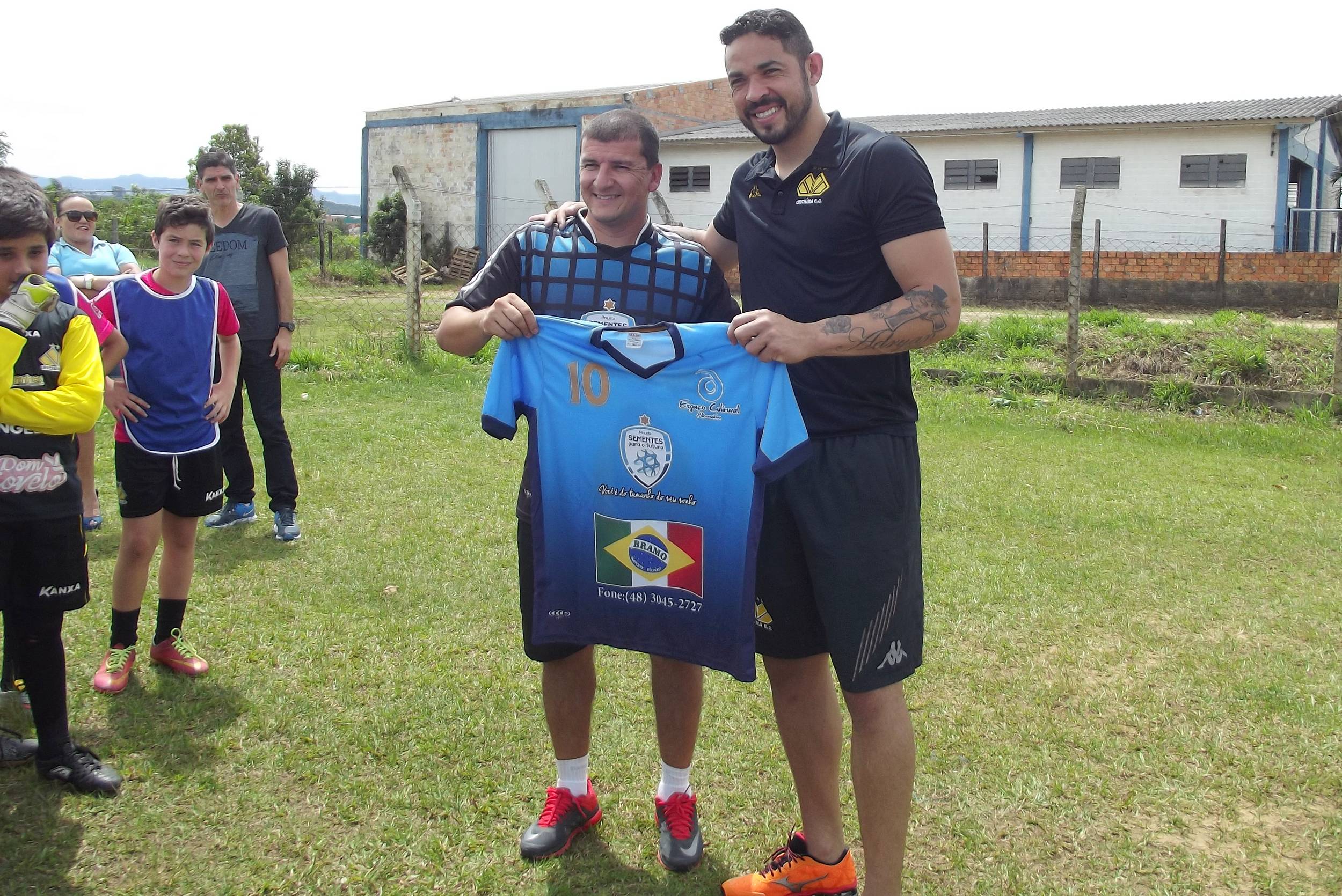 Luiz visita projeto social em Criciúma